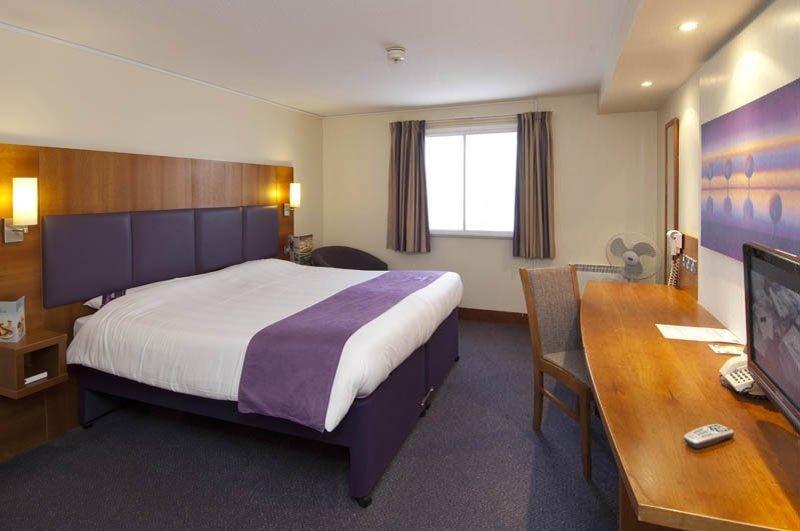 Premier Inn 牛顿阿伯特 外观 照片